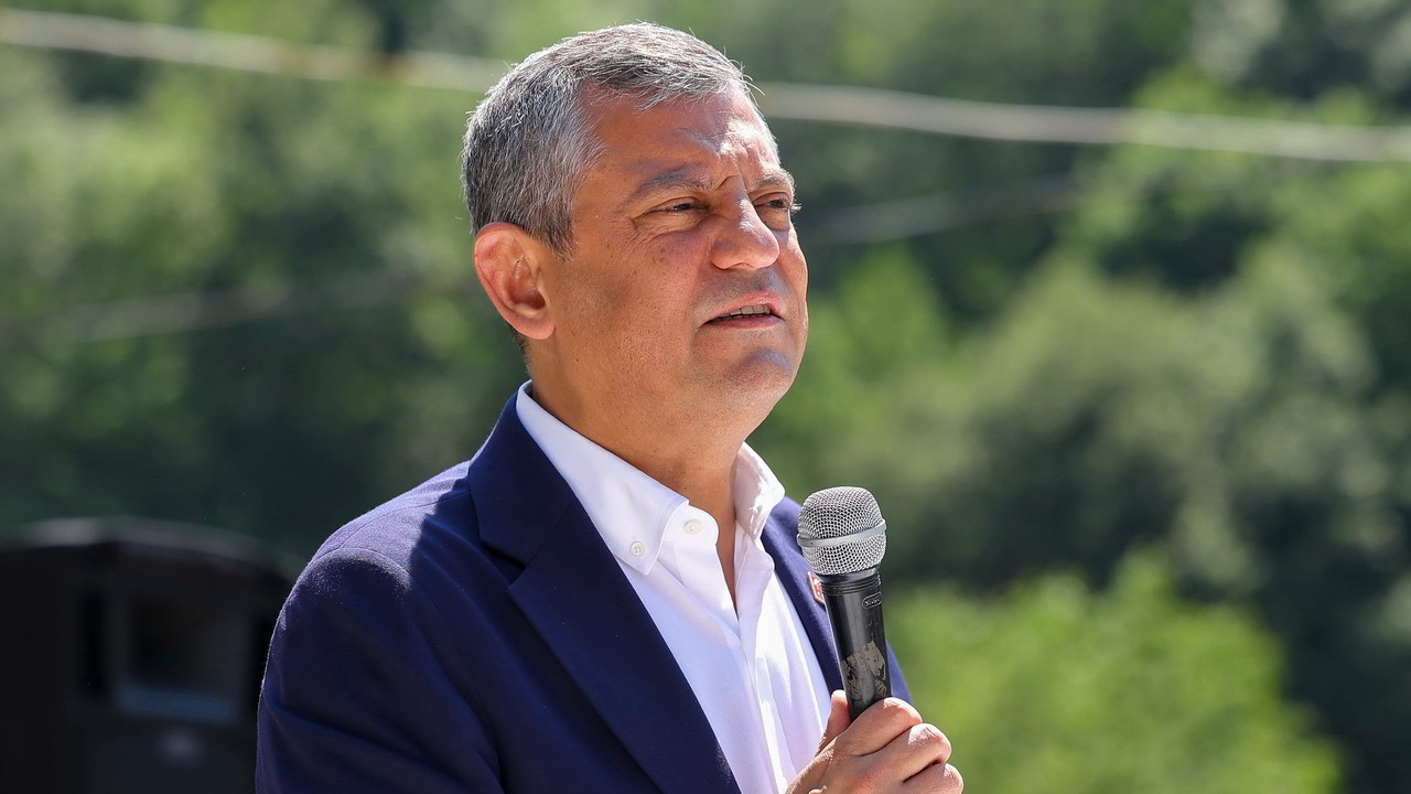 Özgür Özel'in yeni parti kurma açıklaması sonrası TBMM'de siyasi gelişmeler.