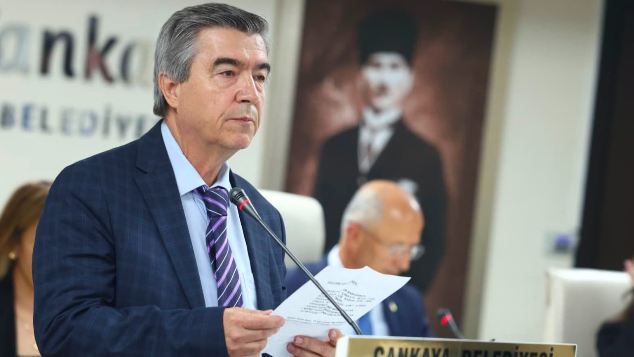 Çankaya Belediyesi binası önünde devam eden süreç