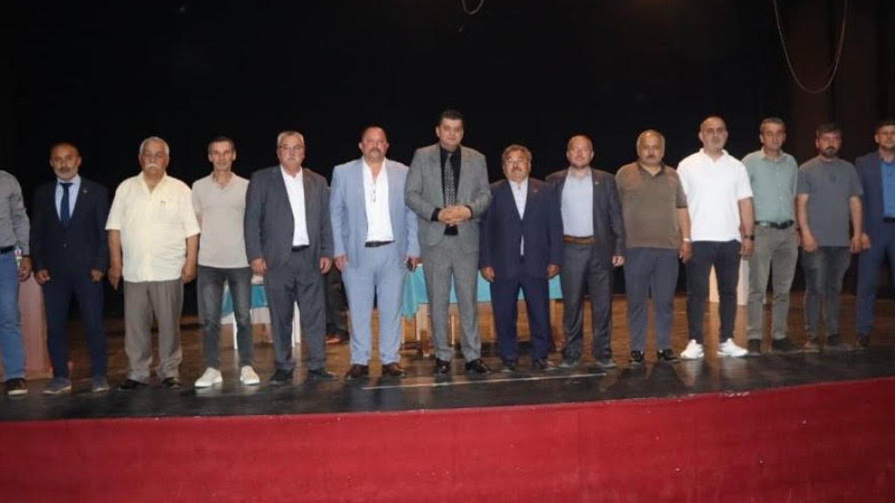 91 muhtarın Kastamonu-Cide yolu için başlattığı imza kampanyasını gösteren temsili bir görsel.