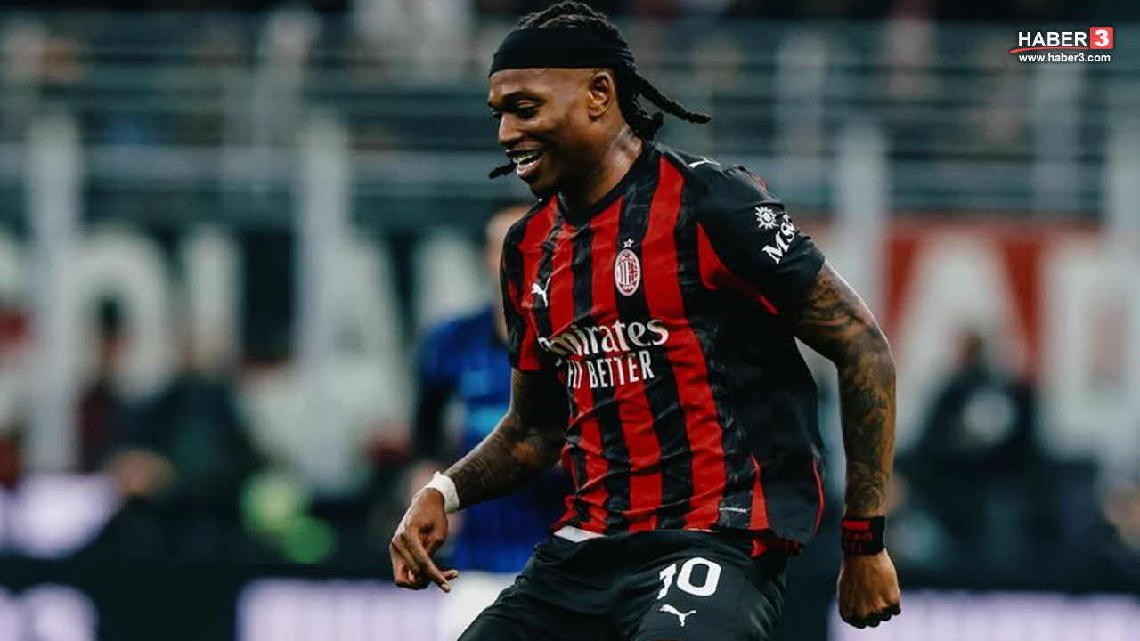 Rafael Leao Milan formasıyla sahada