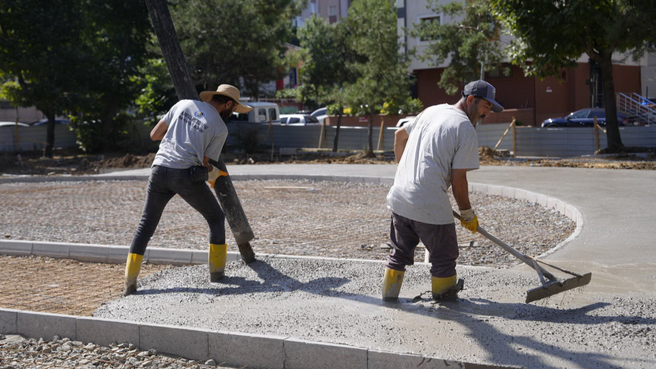 Kartal'da yenilenen bir park ve inşa halindeki yeni sosyal yaşam alanı görüntüsü.