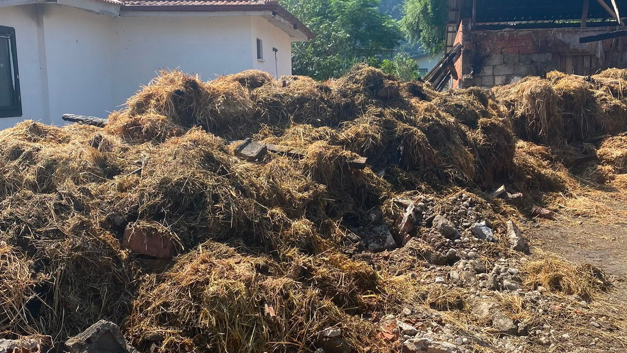 Yangında 500 Balya Kül Oldu, Muğla Büyükşehir Üreticinin Yardımına Koştu