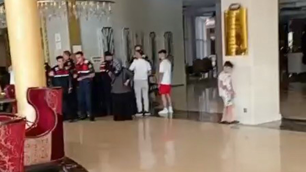 Otel kapatıldı, işçiler eyleme geçti: Tesisi terk etmiyorlar!