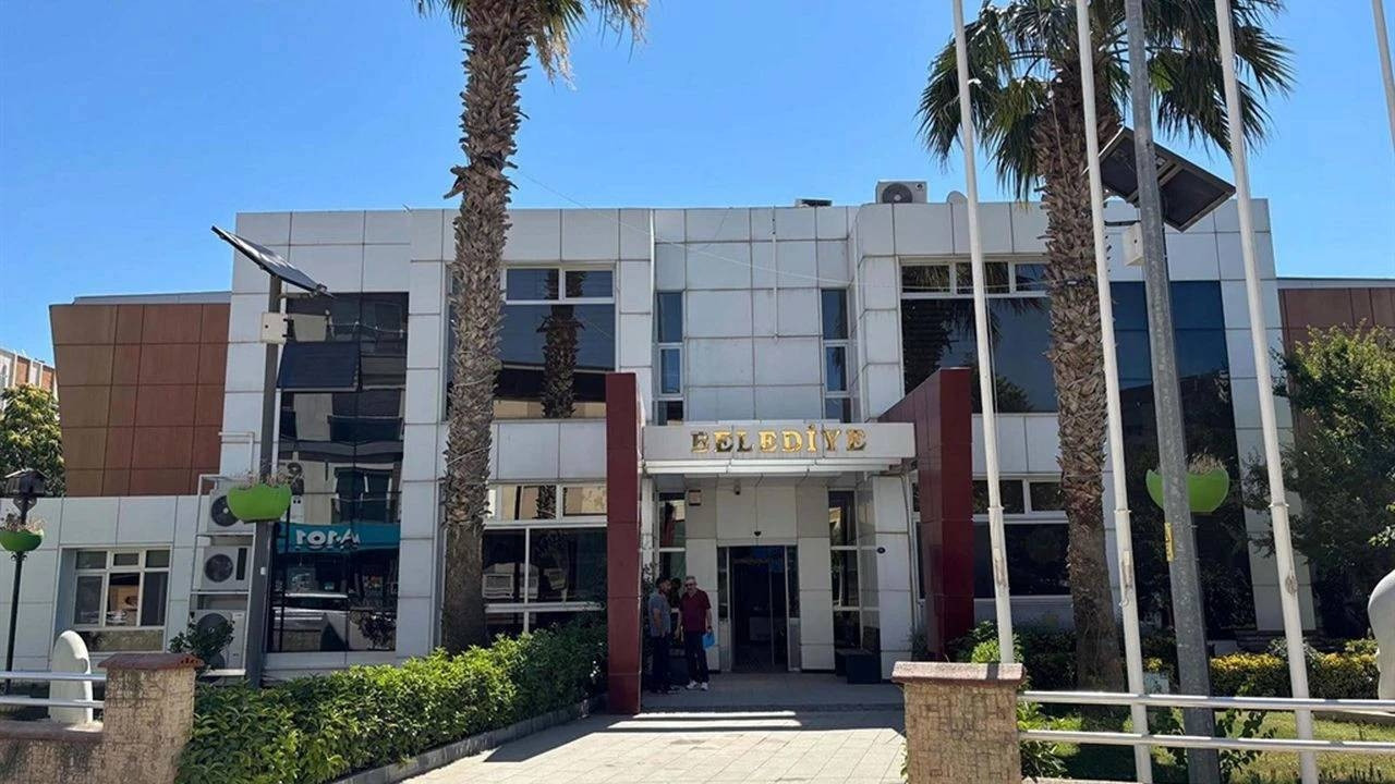 Seferihisar Belediyesi'ne rüşvet ve ihale soruşturması: 43 kişi gözaltında