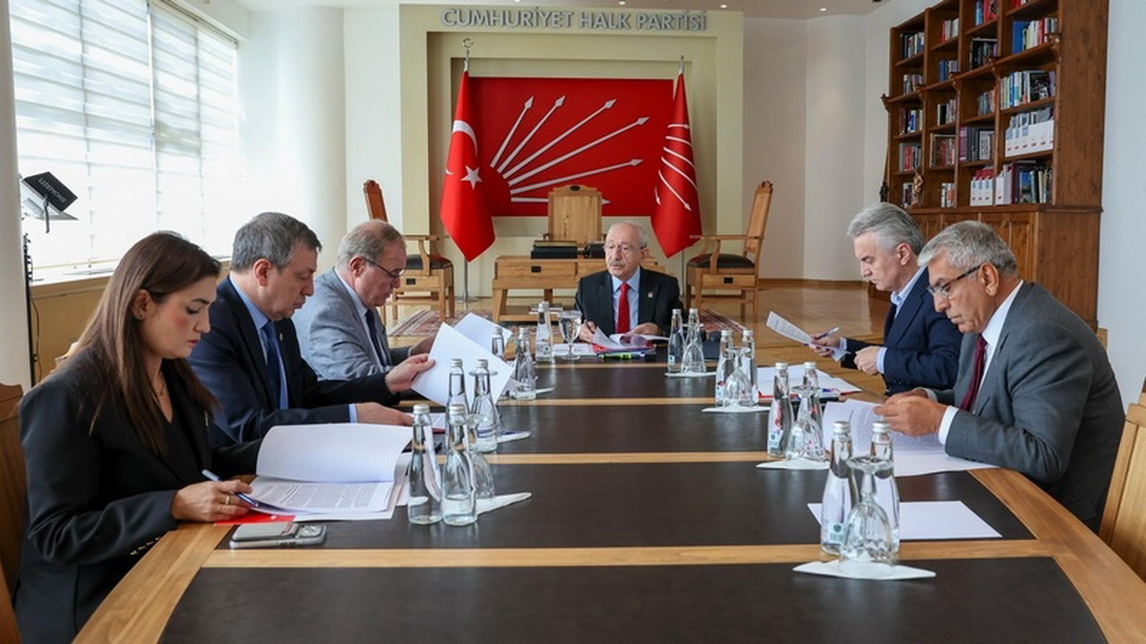 CHP Genel Başkanı Kemal Kılıçdaroğlu, ekonomi masası toplantısına başkanlık etti
